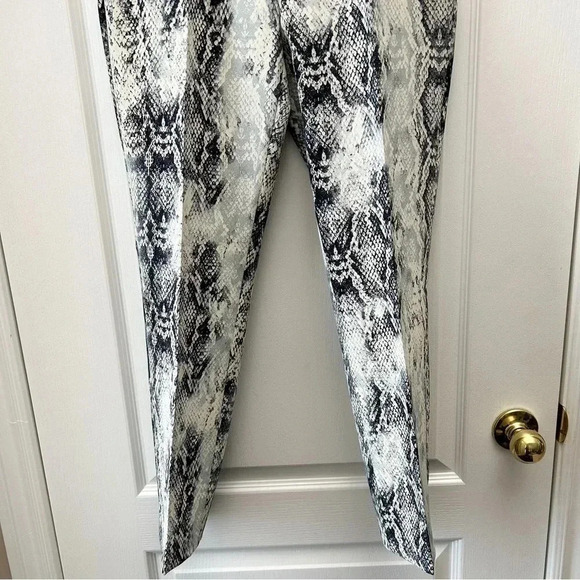 Zara Cigarette Trousers Snakeskin Print Pants Ankle Cropped Grey White Small - Picture 9 of 16